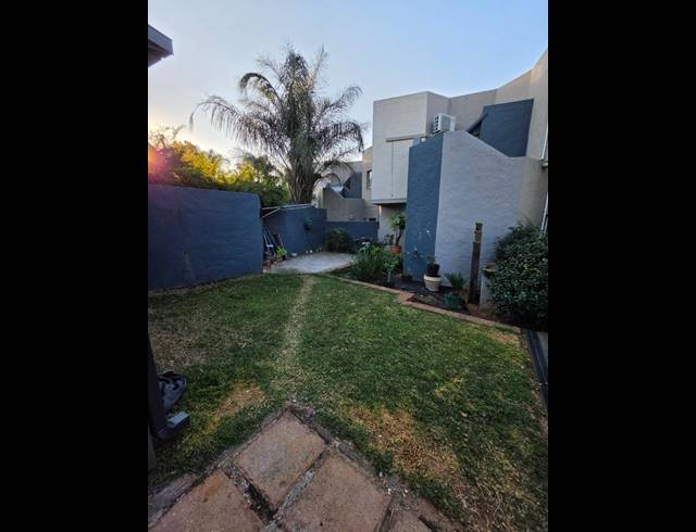 3 BEDROOM TOWNHOUSE FOR SALE IN WATERKLOOF GLEN